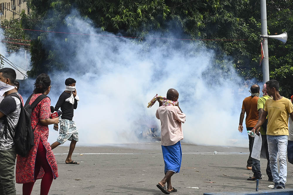 Kolkata Rape-Murder Case: Police use tear gas shells to disperse students